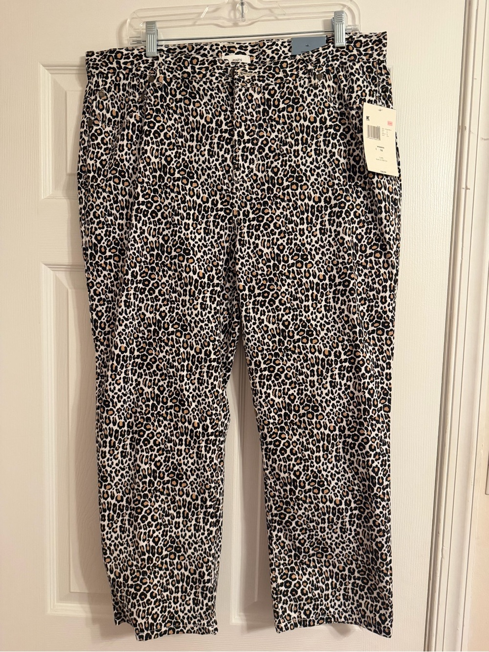 Jaclyn Smith Leopard Print Leggings in Black, White & Brown